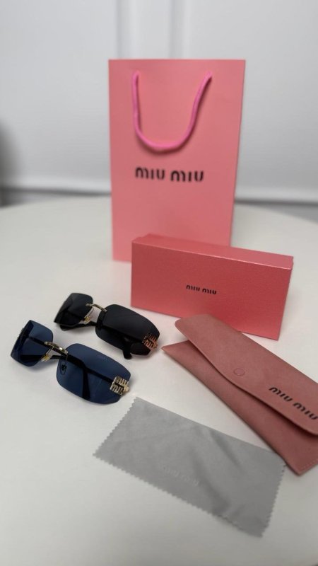 نظارة شمسية / Miu Miu - شامل علبة وكيس الشركة